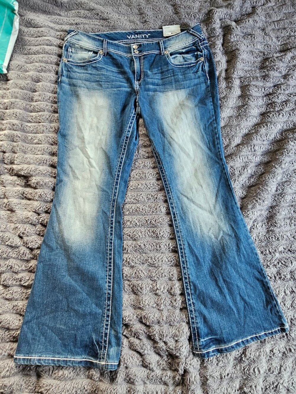 NWT Vintage Vanity Sasha Y2K Bootcut Flare Jeans 33x31